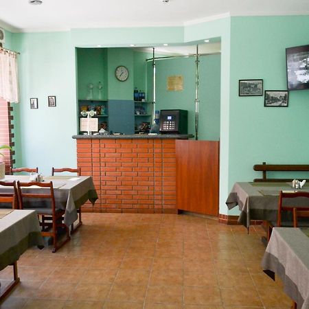 Vorontsovskiy Hotel Melitopolʼ 外观 照片