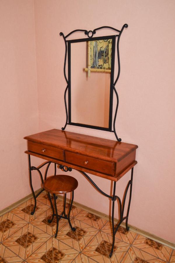 Vorontsovskiy Hotel Melitopolʼ 外观 照片
