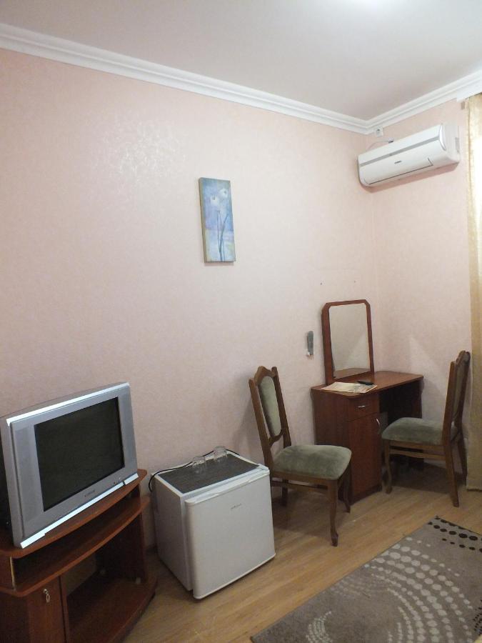 Vorontsovskiy Hotel Melitopolʼ 外观 照片